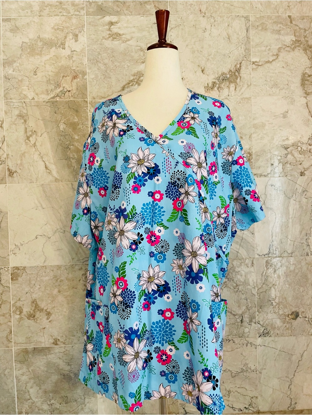 SB Scrubs Floral Short Sleeve Scrub Top - Picture 2 of 8